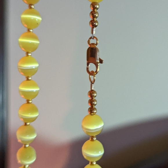 Yellow Cat Eye Necklace & Earrings! - Picture 5 of 6